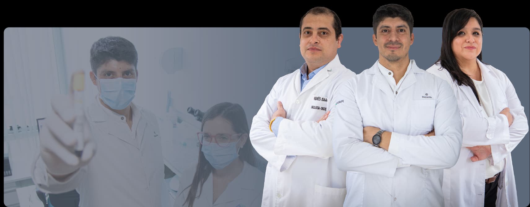 Equipo de profesionales del laboratorio realizando análisis clínicos